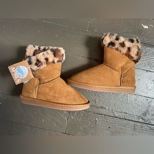 Apres brown winter boots with animal print fur size 12Y